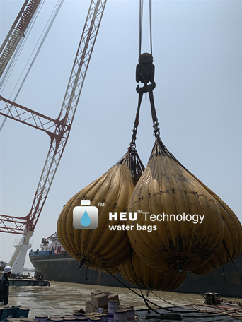 長江浮吊船吊機(jī)負(fù)荷測試.jpg